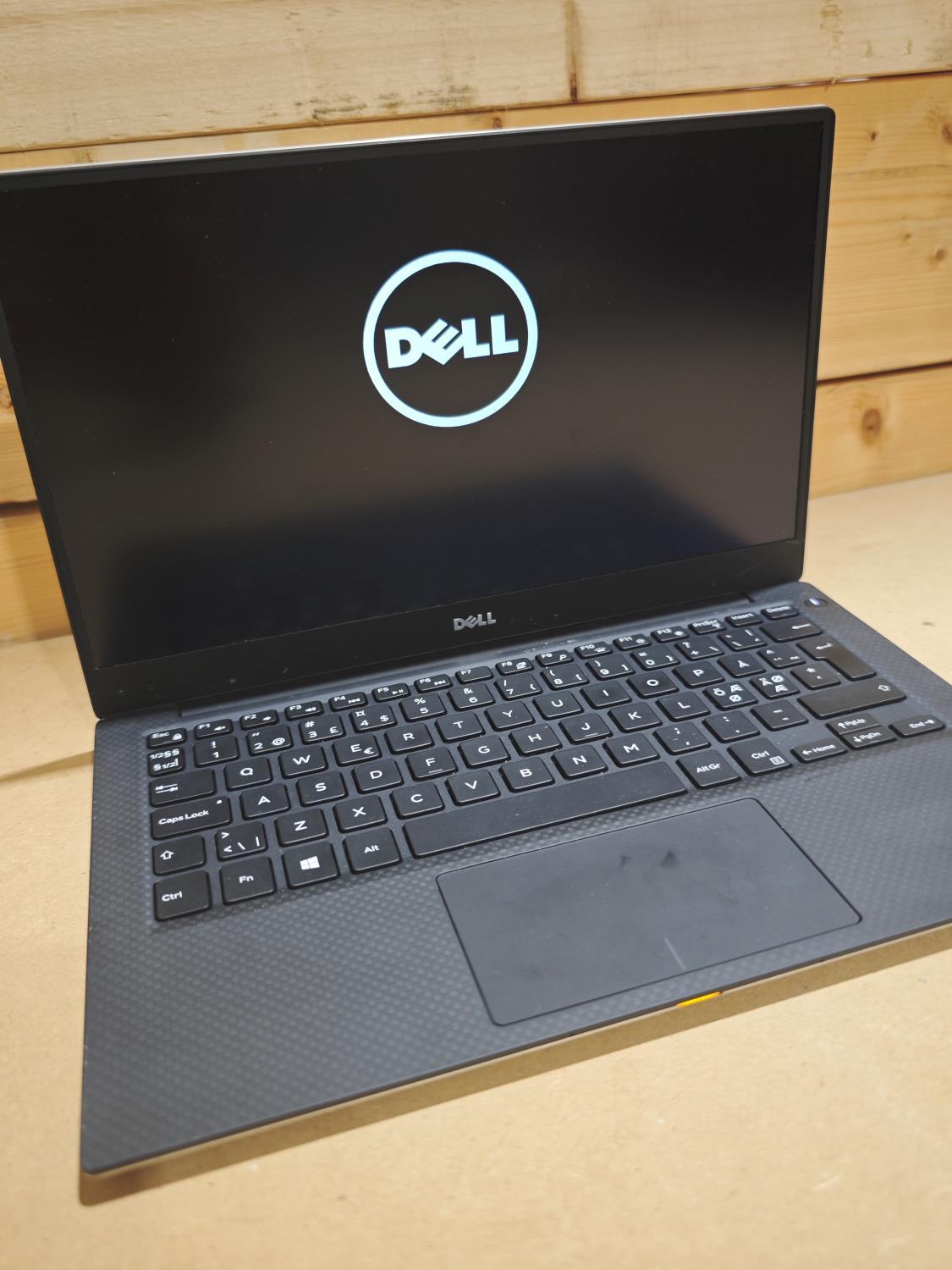 Dell XPS 13 9350 P54G (2015) Linux Mint OS - Bilde 6